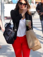 Jessica Alba booty in jeans