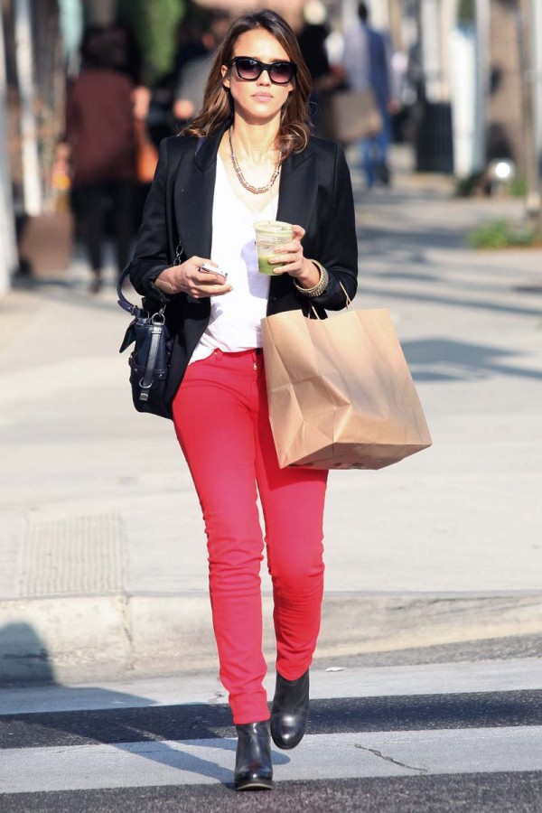 Jessica Alba booty in jeans Jessica Alba booty in jeans