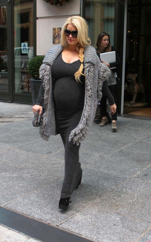 Jessica Simpson pregnant cleavage Jessica Simpson pregnant cleavage