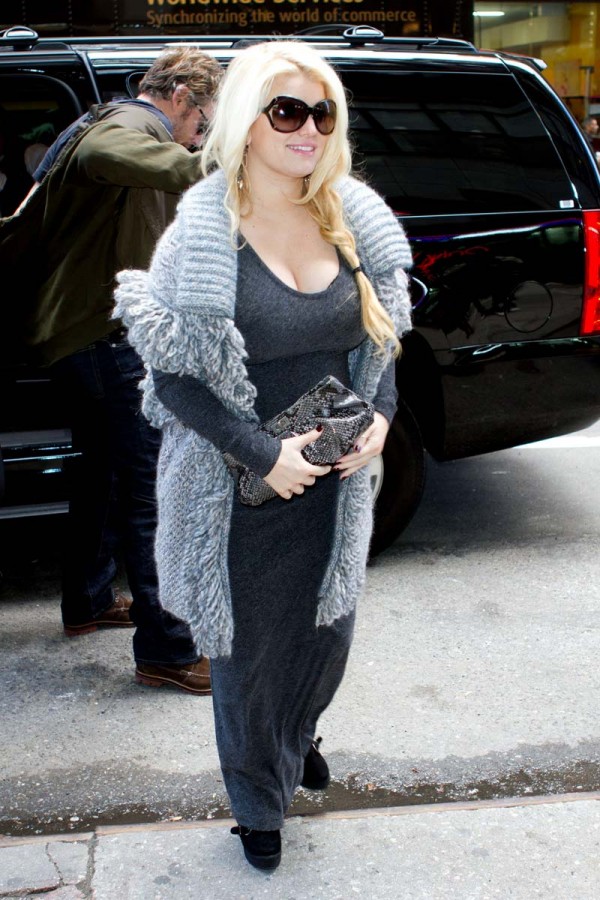 Jessica Simpson pregnant cleavage Jessica Simpson pregnant cleavage
