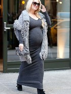 Jessica Simpson pregnant cleavage