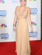 Miley Cyrus sideboob cleavage