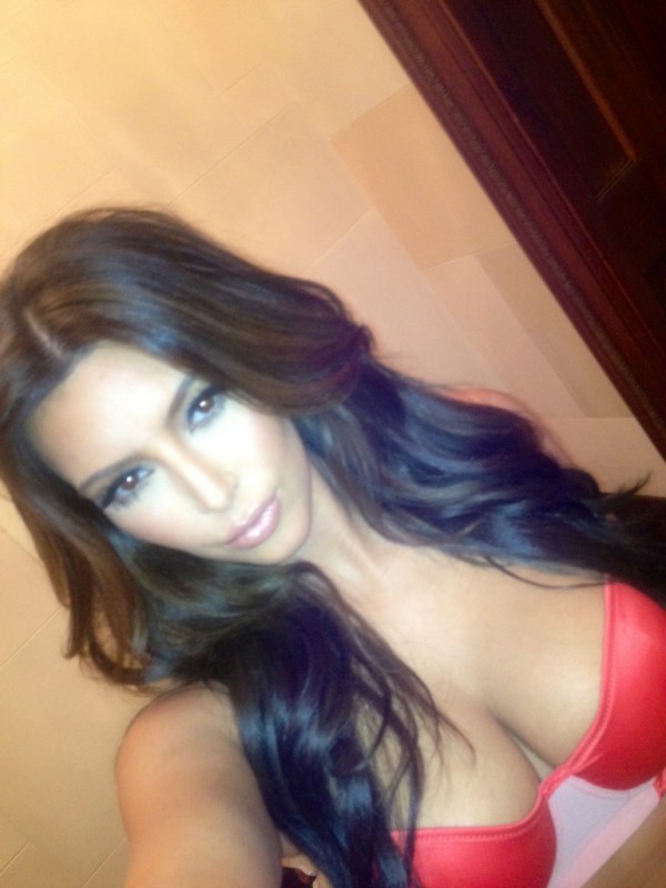 Kim Kardashian cleavage Kim Kardashian cleavage