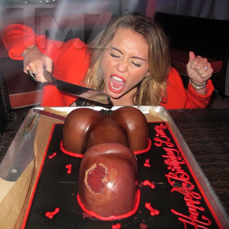 mileycyruslickingblackpenis2jpg