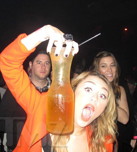 mileycyruslickingblackpenis6jpg