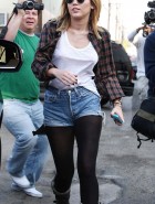 Miley Cyrus braless