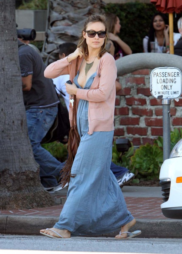 Olivia Wilde braless cleavage Olivia Wilde braless cleavage