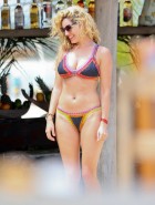 Kelly Brook blonde bikini