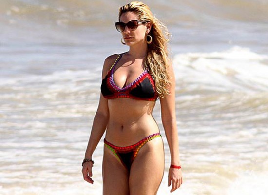 Kelly Brook blonde bikini