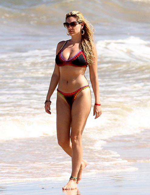 Kelly Brook blonde bikini Kelly Brook blonde bikini
