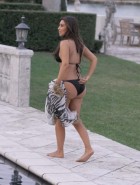 Kim Kardashian bikini booty
