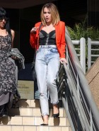 Miley Cyrus mom jeans