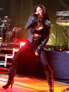 Nicole Scherzinger concert pics