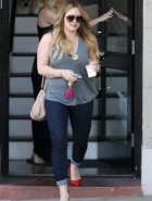 Hilary Duff busty milf
