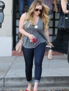 Hilary Duff busty milf