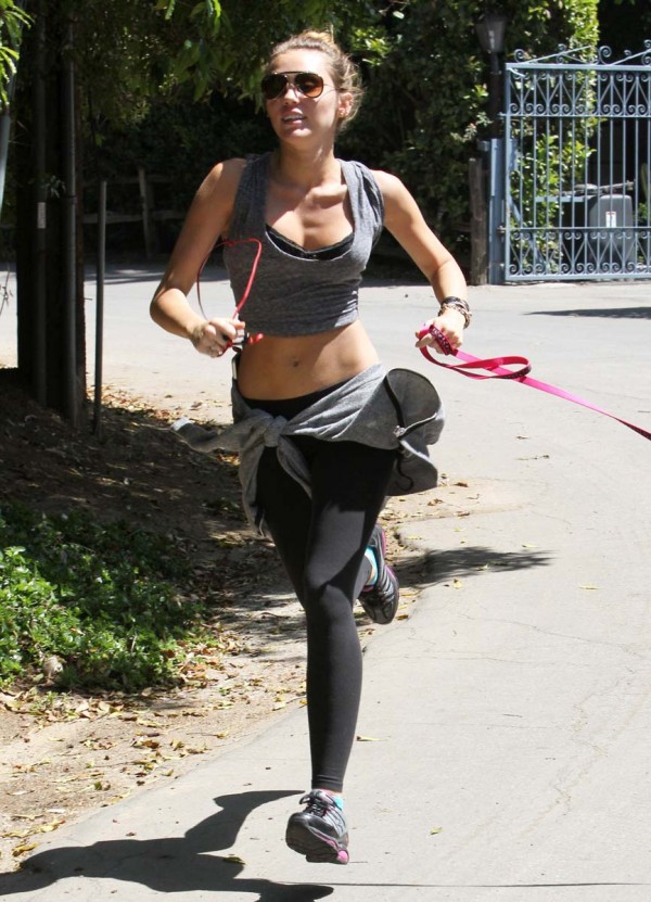 mileycyrusbouncingtits2jpg mileycyrusbouncingtits2jpg