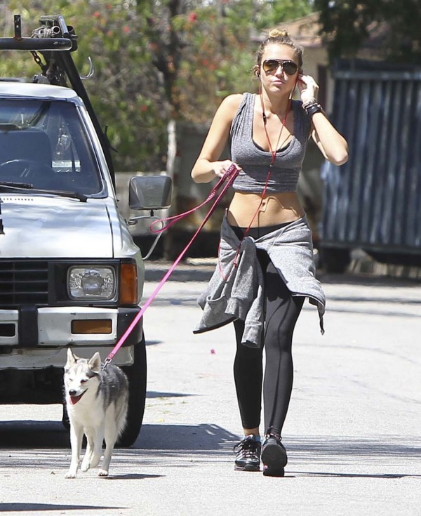 mileycyrusbouncingtits5jpg mileycyrusbouncingtits5jpg