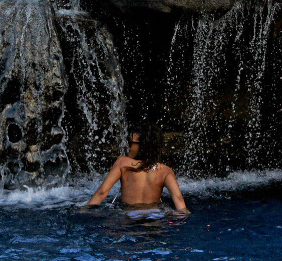 Rihanna facebook bikini