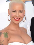 Amber Rose cleavage