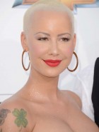 Amber Rose cleavage