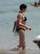 Anne Hathaway bikini