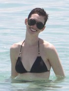 Anne Hathaway bikini