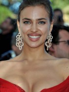 Irina Shayk hot legs