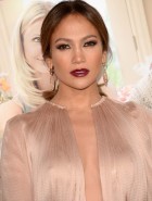 Jennifer Lopez sideboob