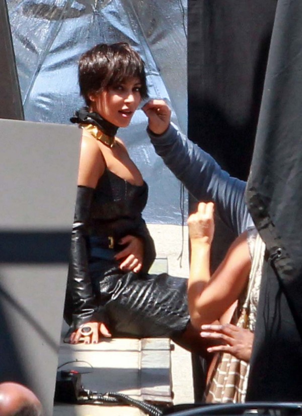 Kim Kardashian wig