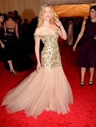 Scarlett Johansson cleavy