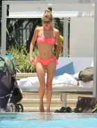 Doutzen Kroes bikini pink