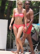 Doutzen Kroes bikini pink