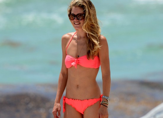 Doutzen Kroes bikini pink