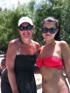 Selena Gomez bikini twitpic