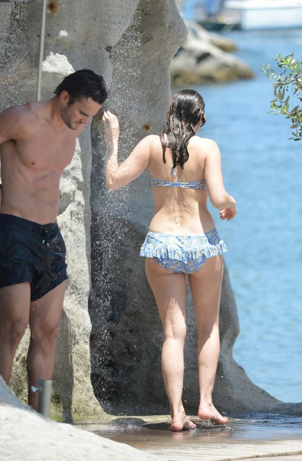 Kelly Brook bikini italy