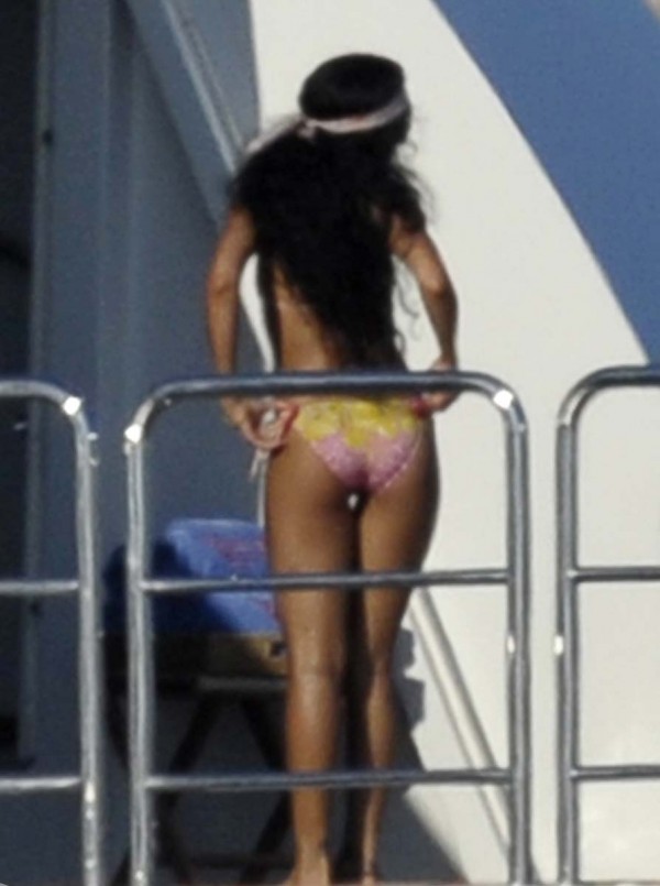 Rihanna bikini