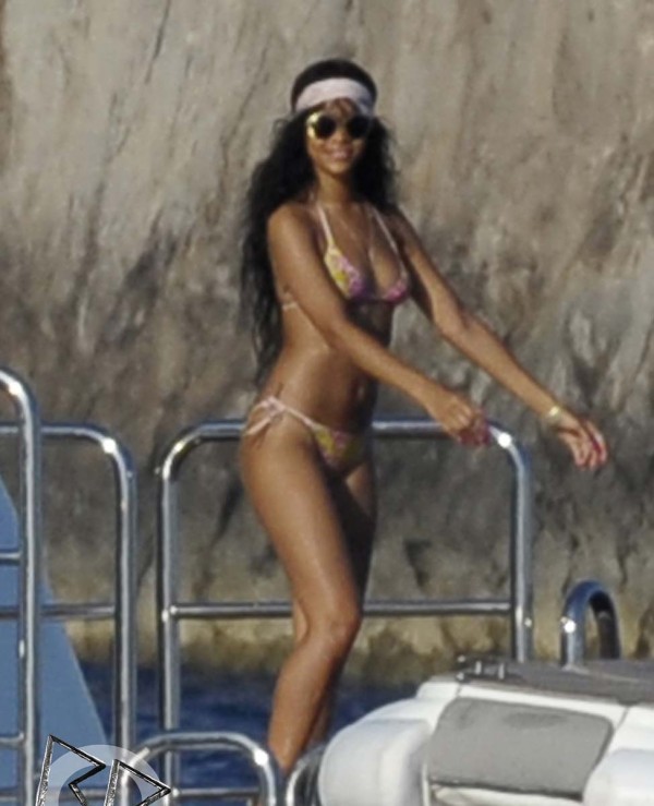 Rihanna bikini