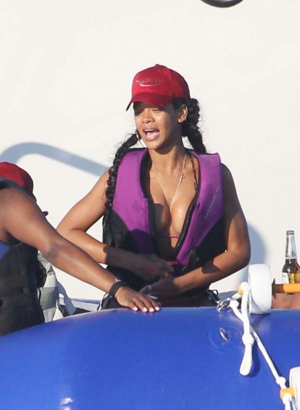 Rihanna bikini yacht