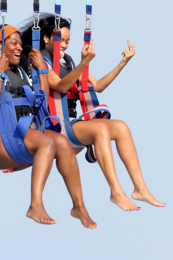 Rihanna parasailing