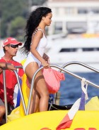 Rihanna parasailing