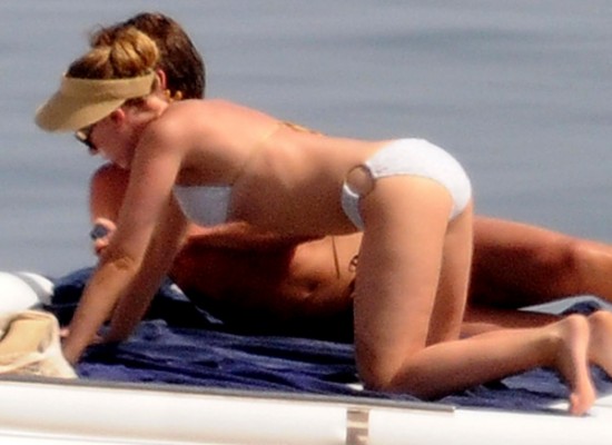 Scarlett Johansson bikini
