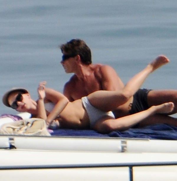 Scarlett Johansson bikini