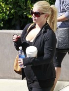 Jessica Simpson cleavy