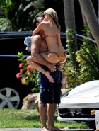 Joanna Krupa car wash