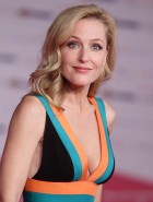 Gillian Anderson cleavage