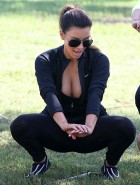 Kim Kardashian boobage