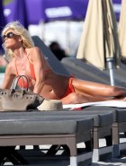 Victoria Silvstedt flat ass