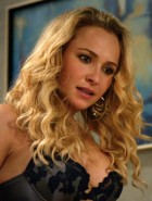 Hayden Panettiere bra