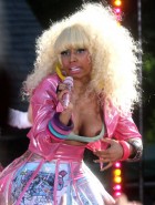 Nicki Minaj nipple slip