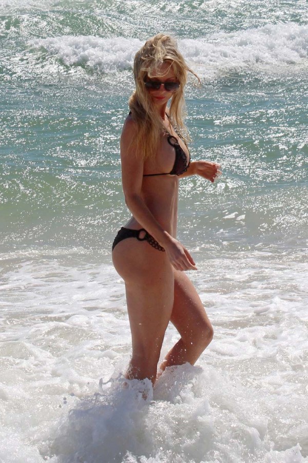 Sophie Turner bikini